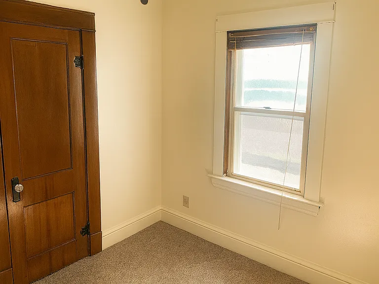 4409 Gifford Ave — Photo 11