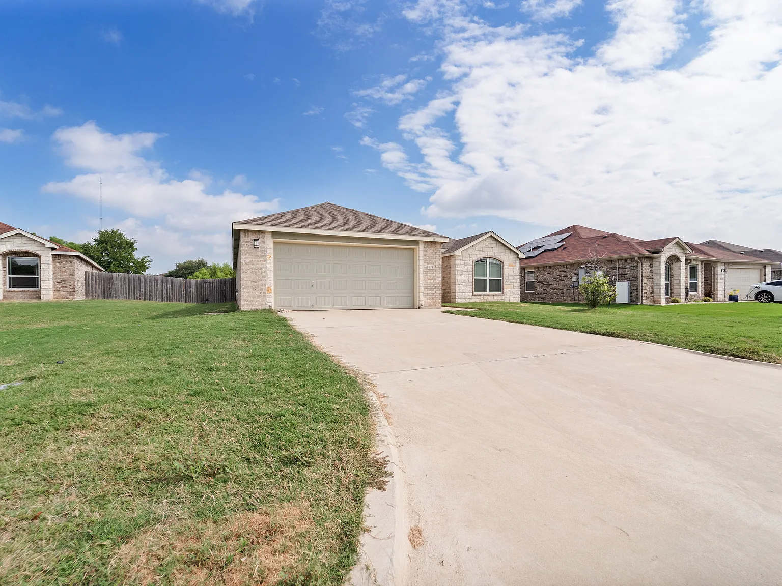 724 Liberty Valley Dr — Photo 3