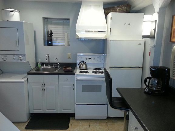3rd image of 1502 Walker Ln #1