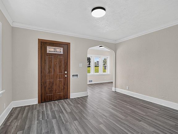 5th image of 1119 Montague St