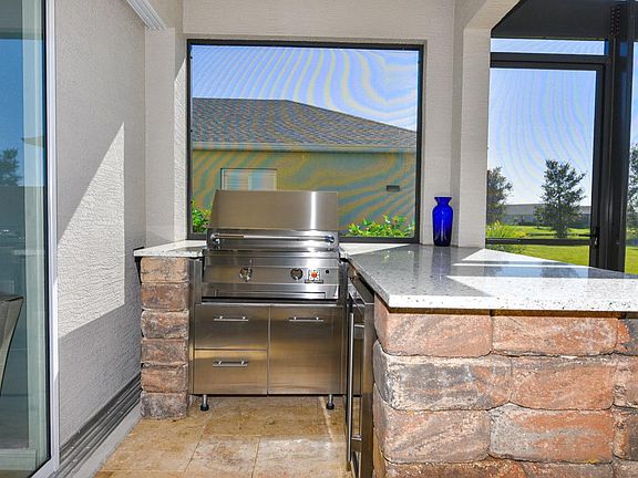 Outdoor Kitchen