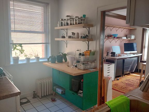 5th image of 1718 W Ainslie St APT 1