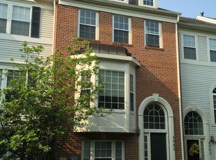 4093 Fountainside Ln, Fairfax, VA 22030