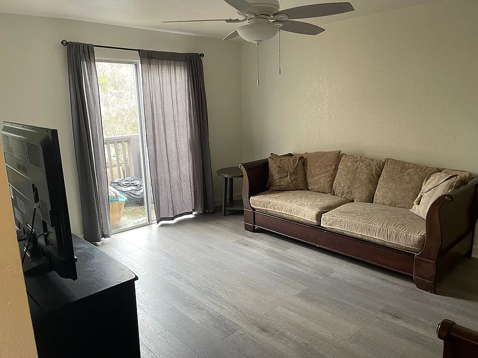 4332 Pacific Ave #68