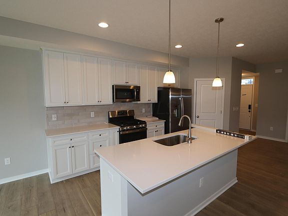 3rd image of 6400 Angelica Way