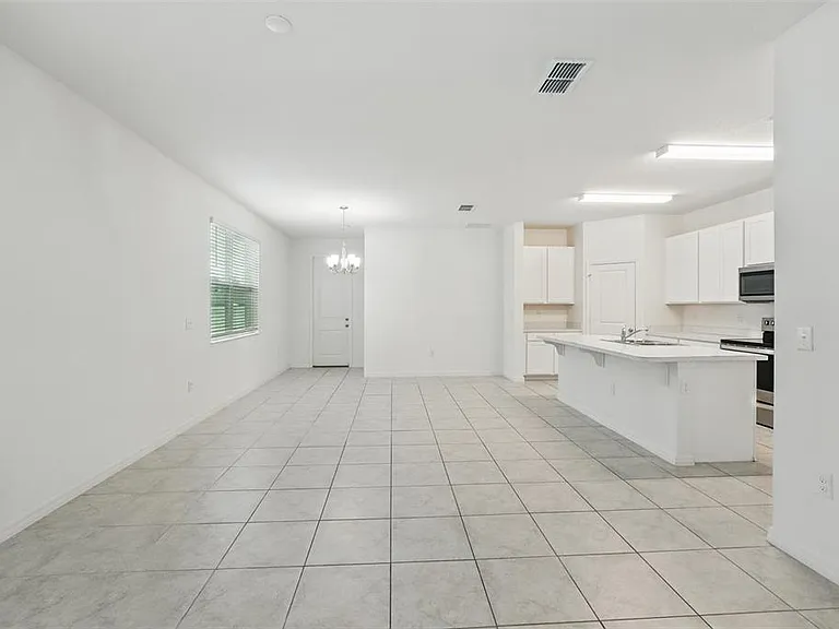 1187 Papaya Cir — Photo 7