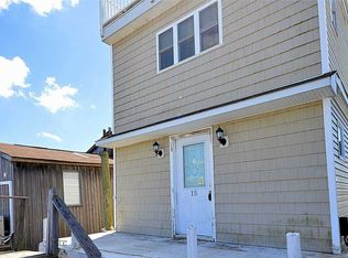 220 Shore Rd #15, Seaford, NY 11783