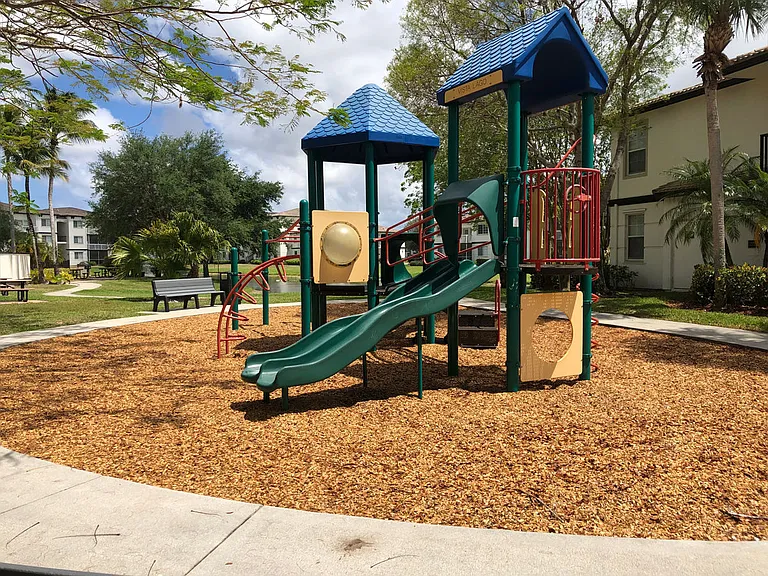 Vista Lago — Photo 11