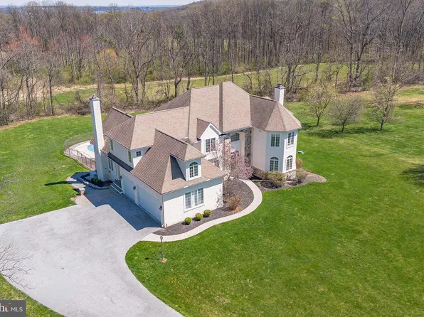 26 Millstone Ln, Pottstown, PA 19465