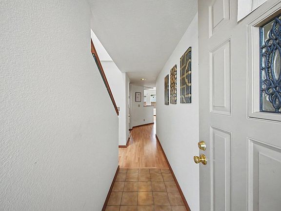 3rd image of 118 Creekside Ct