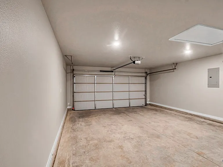 5910 Purtis Creek Dr — Photo 40
