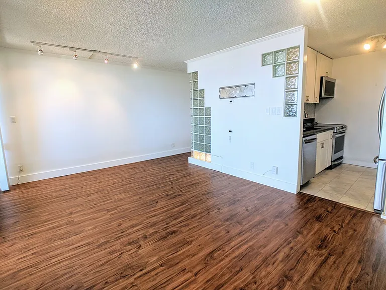2092 Kuhio Ave #2403 — Photo 3