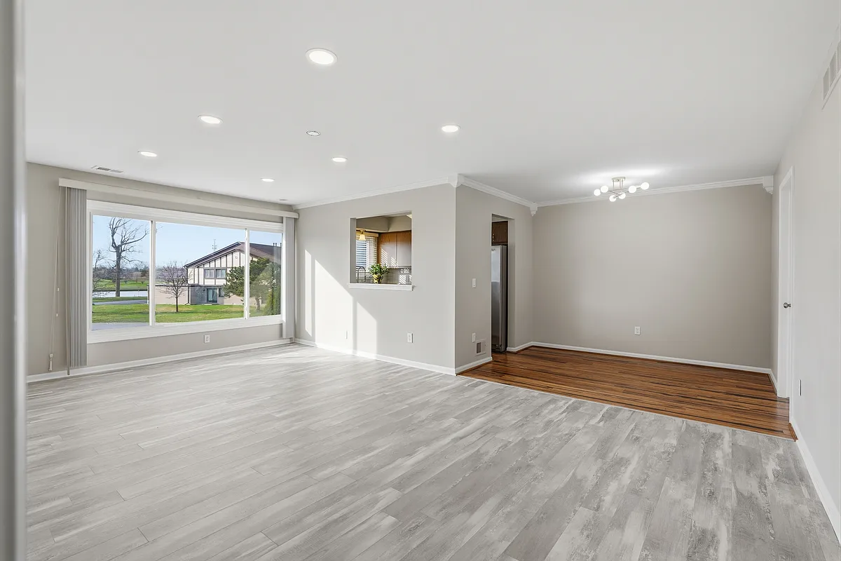 Building Photo - 408 Country Club Dr
