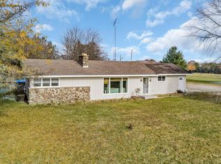 40522 Bloomfield Rd, Genoa City, WI 53128