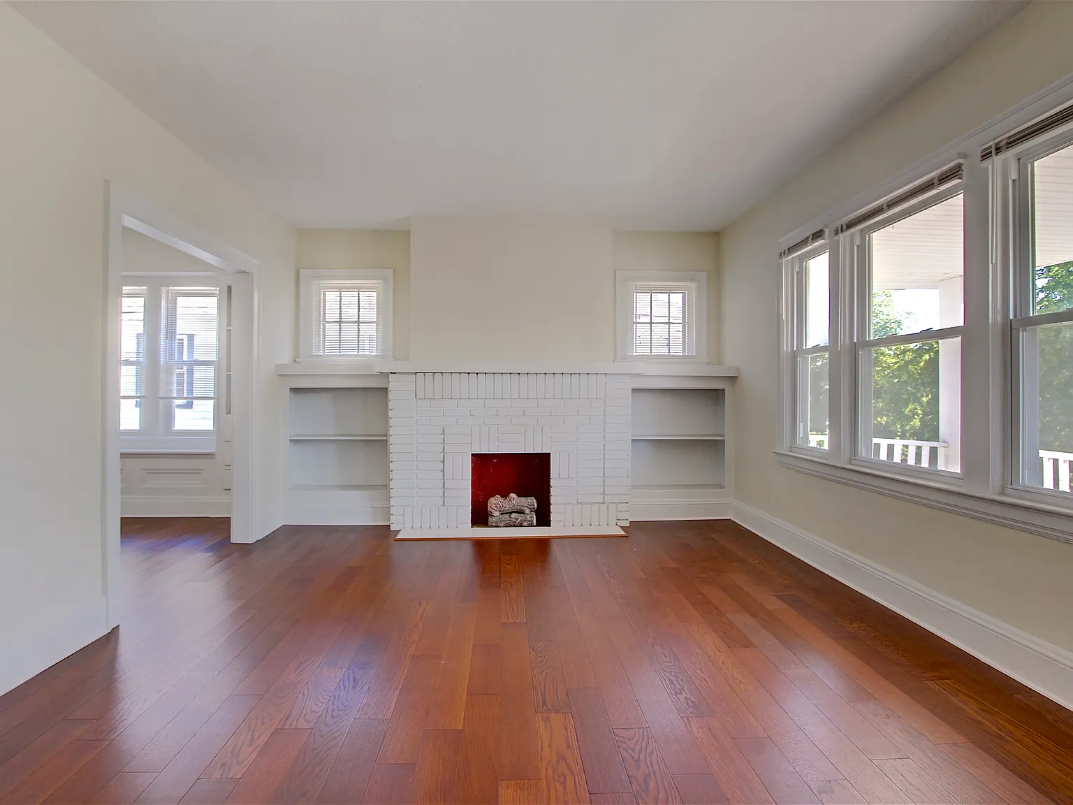 2 bed, 1050 sqft, $1,950 — Photo 4