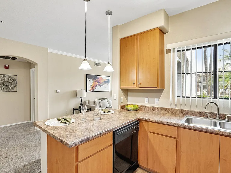 Adiamo Palm Valley Apartments in Goodyear, AZ