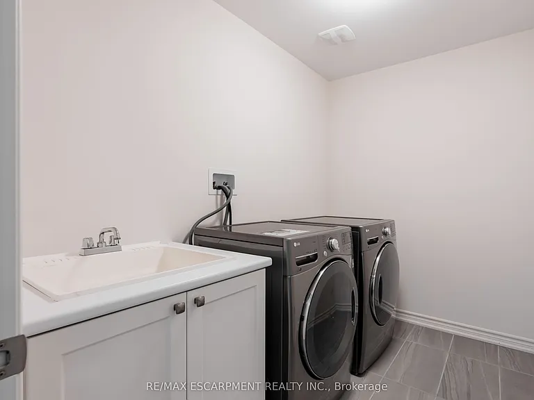 48 Sparrow Way — Photo 32