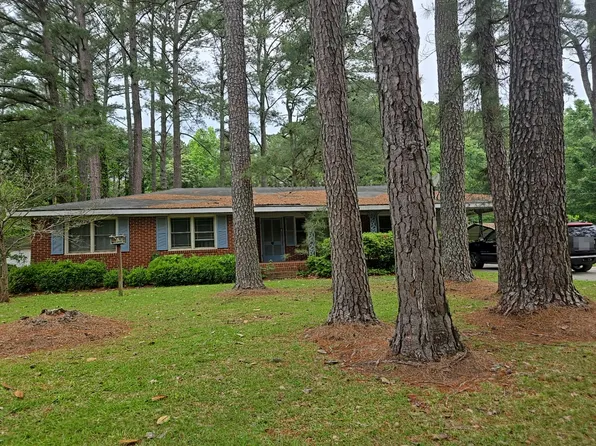 3514 S Pitt St, Farmville, NC 27828