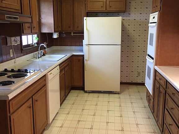 4th image of 33076 167th St