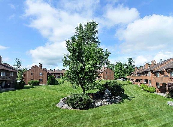 2nd image of 742 Panorama Dr #742