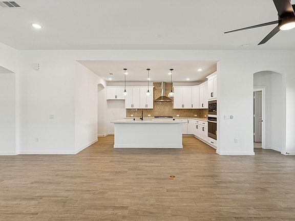 3rd image of 15921 Hayes Market Loop