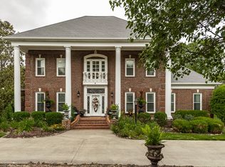 124 N Country Club Dr, Hendersonville, TN 37075