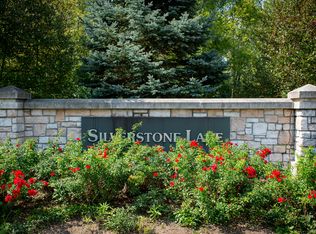 2017 Silverstone Dr #2017, Carpentersville, IL 60110