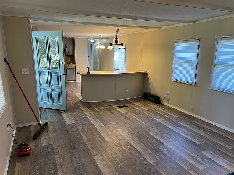 2927 N Jefferson St — Photo 13