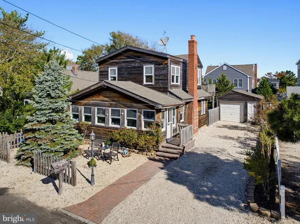 23 E Herbert Ave, Brant Beach, NJ 08008