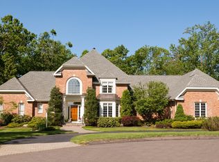 55 Nottingham Rdg, Avon, CT 06001