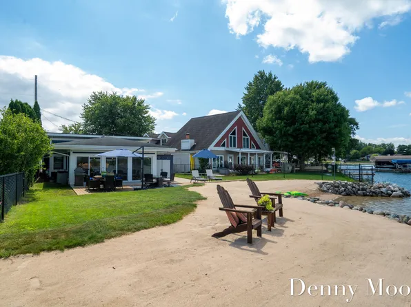 4196 W Joy Rd, Shelbyville, MI 49344