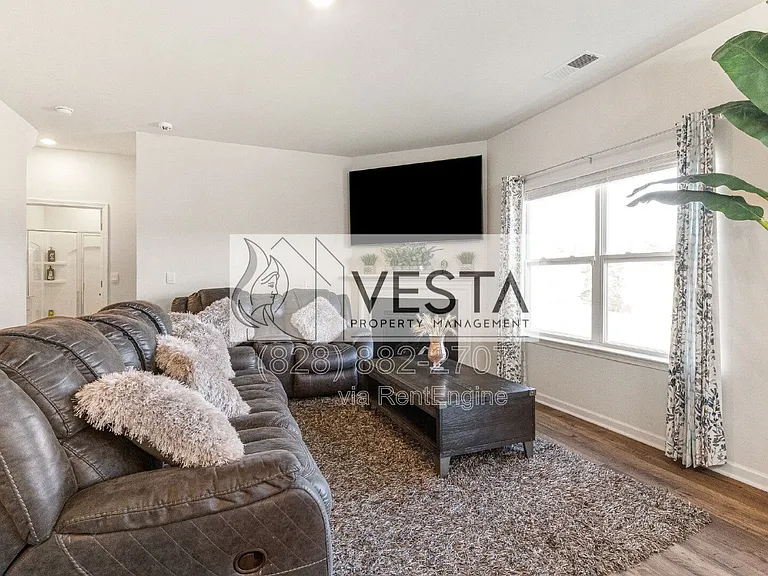 240 Ridgeview Ln — Photo 12