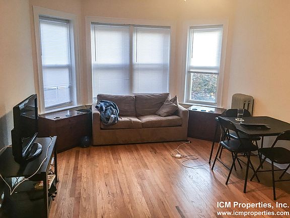 2nd image of 3922 N Pine Grove Ave #14M