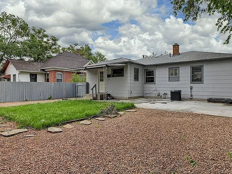 1215 Berkley Ave — Photo 6