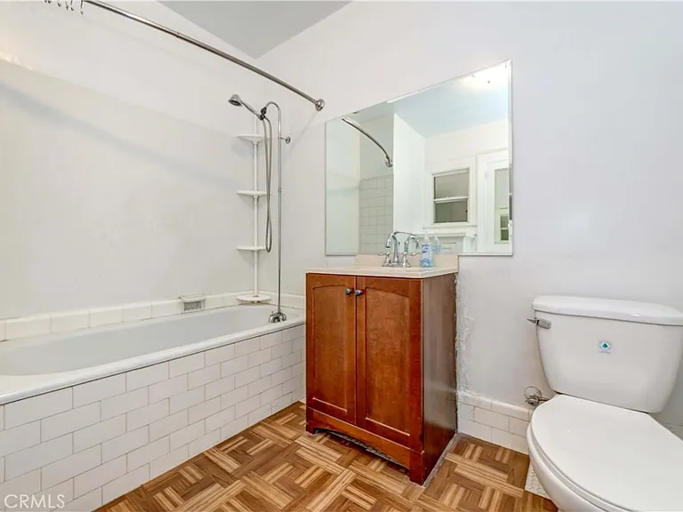 1308 S Van Ness Ave — Photo 8