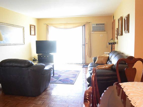 3rd image of 2016 N Harlem Ave APT 7W