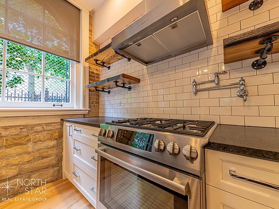4th image of 1840 N Sheffield Ave #101
