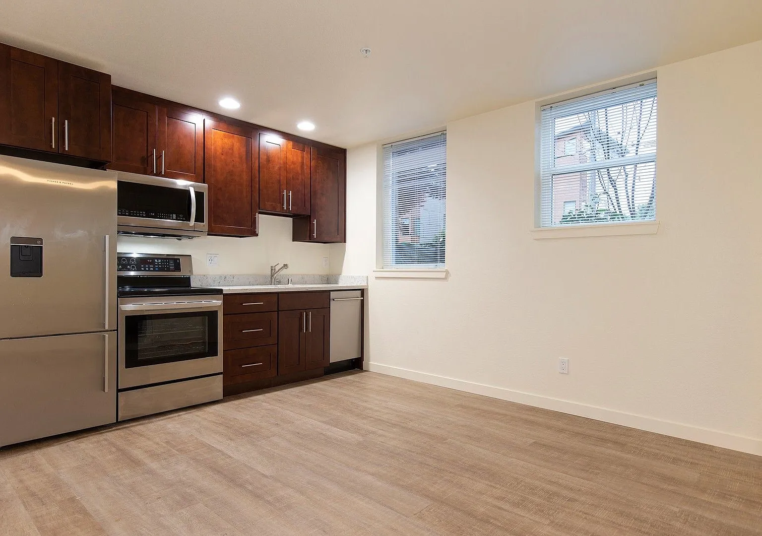48th Street Apartments — Photo 1