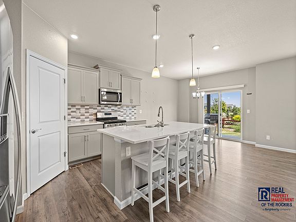 5th image of 1717 Floret Dr