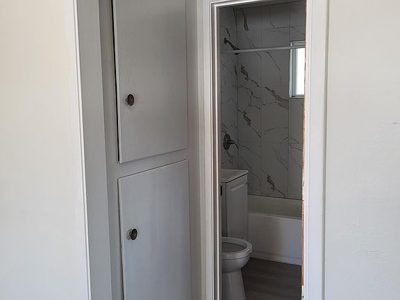 5th image of 822 Opal Dr APT 4