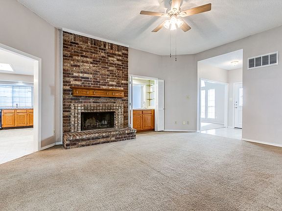 2nd image of 2325 Knighthood Ln