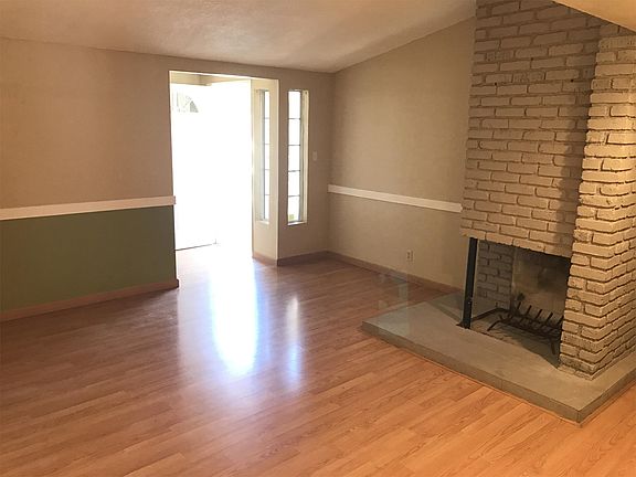 4th image of 1040 E Woodland Ln