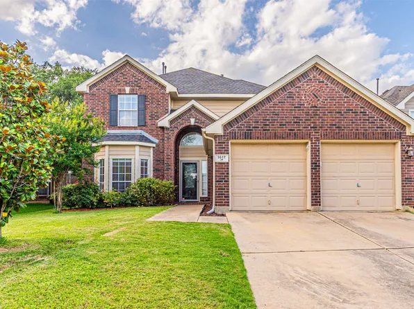 1617 Wood Ridge Ct, Corinth, TX 76210
