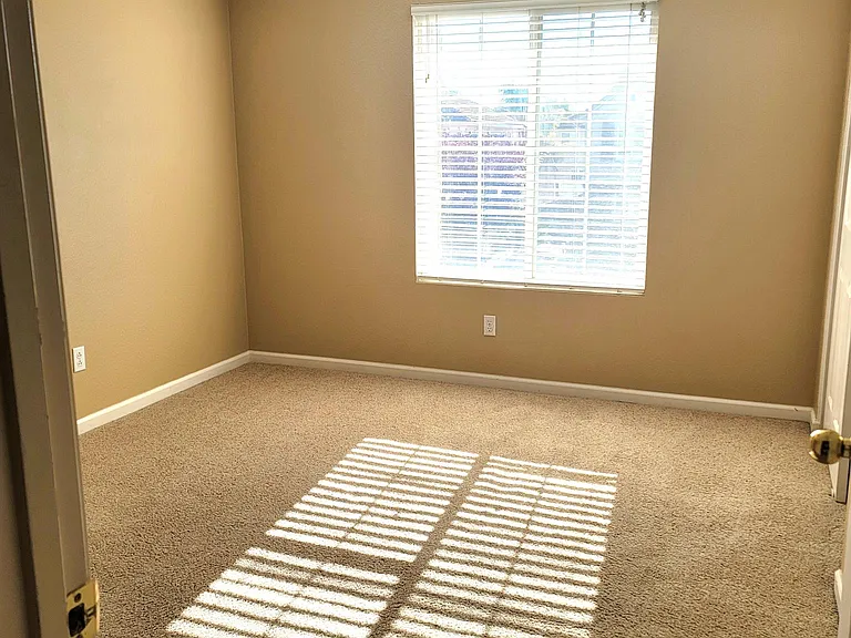 533 Stirling Ct — Photo 28