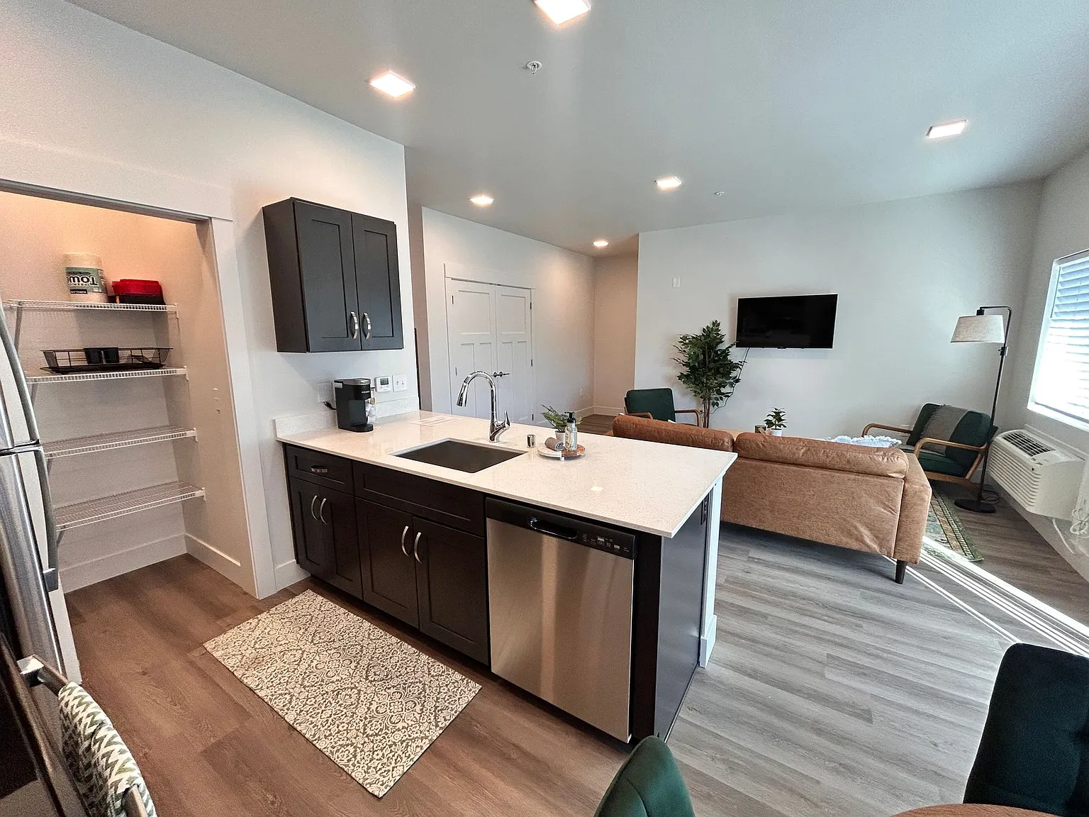 Fairways Apartments — Photo 1