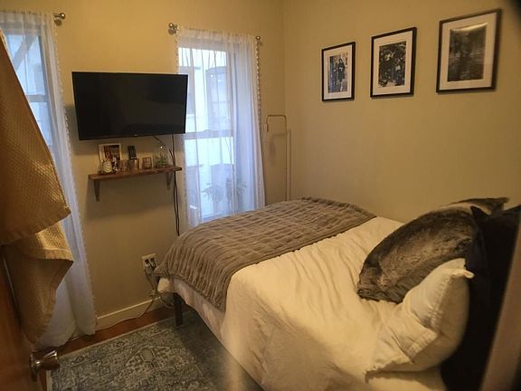 5th image of 128 Thompson St #216