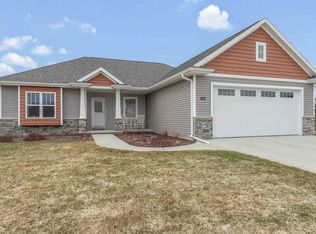 513 Pebblestone Cir, Hobart, WI 54155