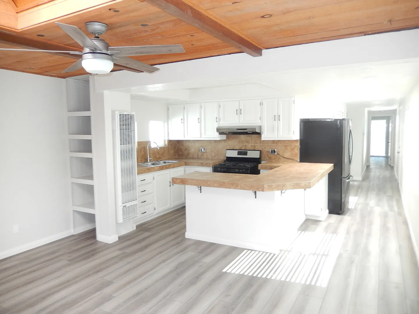 Completely Remodeled 2 Bedroom in the Heart of Bay Park!! — Photo 1