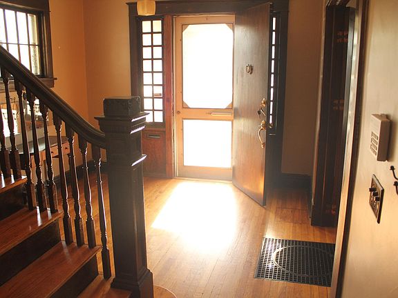 5th image of 3232 Summit St