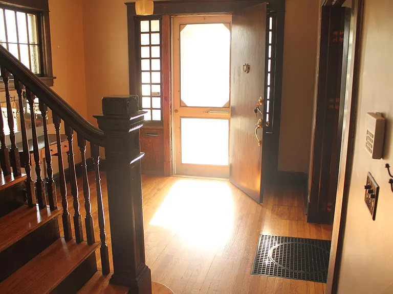 3232 Summit St — Photo 5